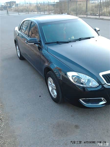 底盘稳悬架好油耗低操控强，性价比较高，可俯瞰20万左右的合资车