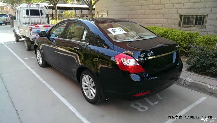 外观不错，比较耐看，黑色也显得比较大气商务，变速箱换挡一般