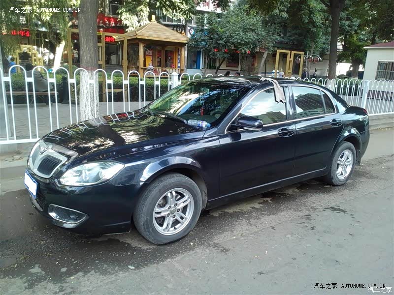 空间大，悬架厚道，乘坐舒适，高速行驶较稳，油耗及价格可以接受