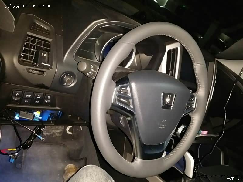 拉风的外观，充足的动力，宽敞的空间。