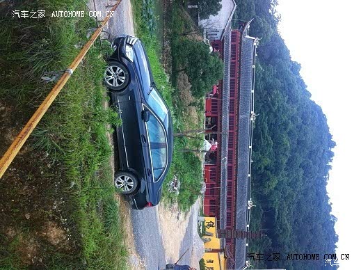 动力可以接受，油门反应延迟，保养太贵，空间偏小，偶尔有异响