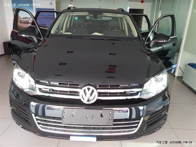 刚刚提车一天，跑的路也不多，感觉整车刚性很足，操控轻松