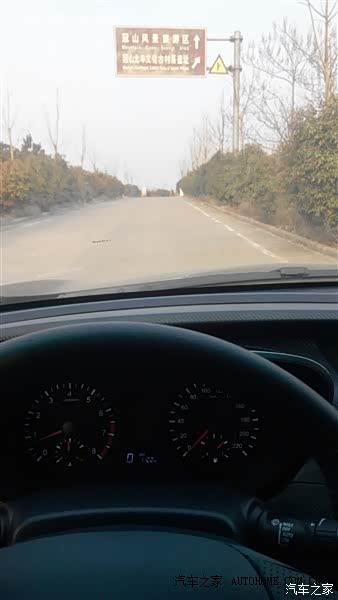 外观大气，空间较大，性价比很高，美中不足的一点就是异响。。。