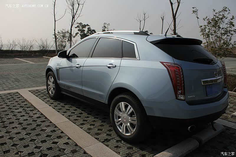 动力优秀，空间出色，车重2吨！惯性太大，像牛一样在奔跑！