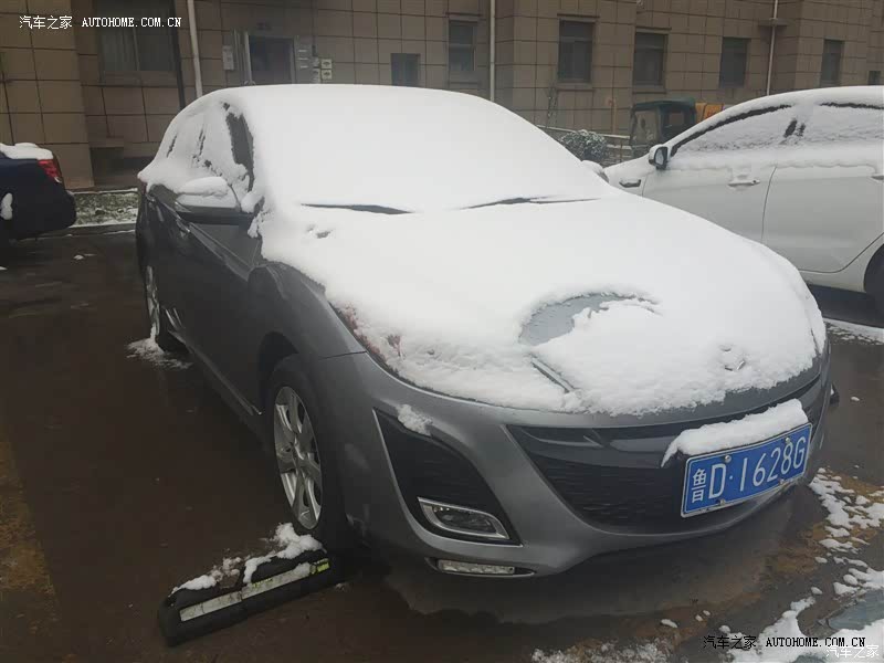 外观风骚，操控灵活，个人开很爽，一家三口也足够。