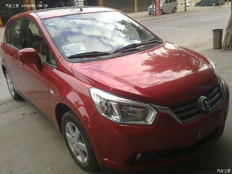 作为日常代步开的车，R50无论空间和动力都良好，但舒适性较差