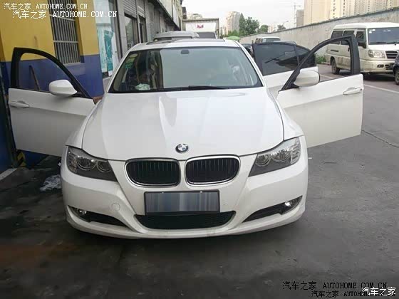 外观看着挺好就是空间小了不太适合男性驾驶，女性上下班接孩子用