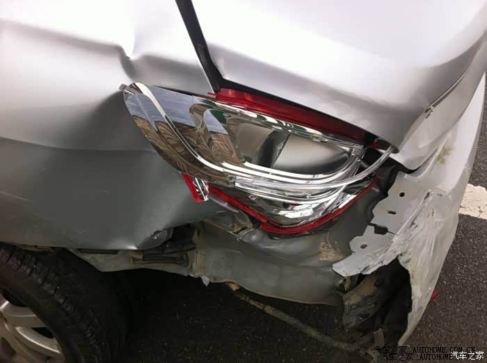 外观内饰可以接受，油耗偏高，4AT是软肋，还有这个空调....