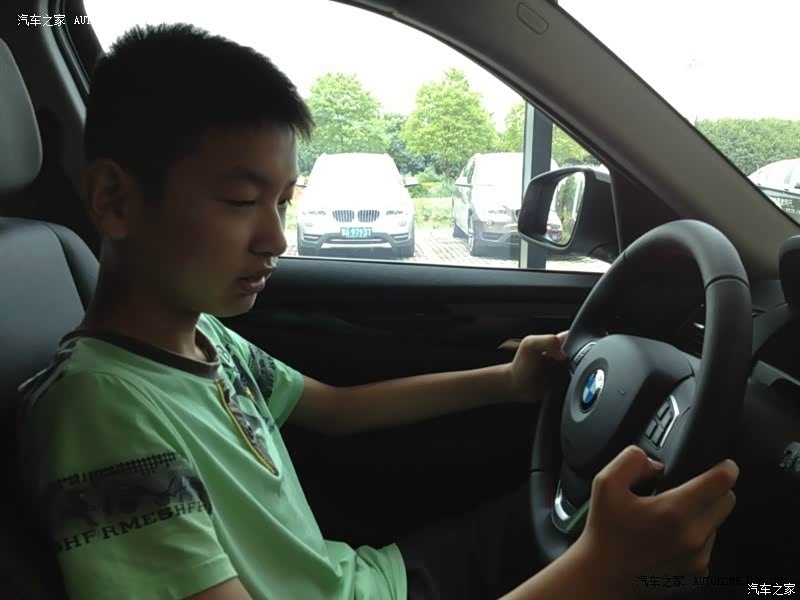 车大小适中，城市通勤非常适合，手动提速快，但换档离合有点累。