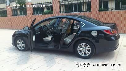 这是一款外观美丽大方，操纵性上乘的B级车。