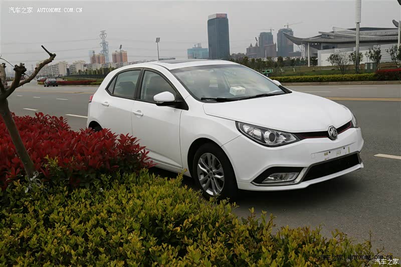 外观动感靓丽，空间宽敞舒适，性价比高，越开越喜欢。