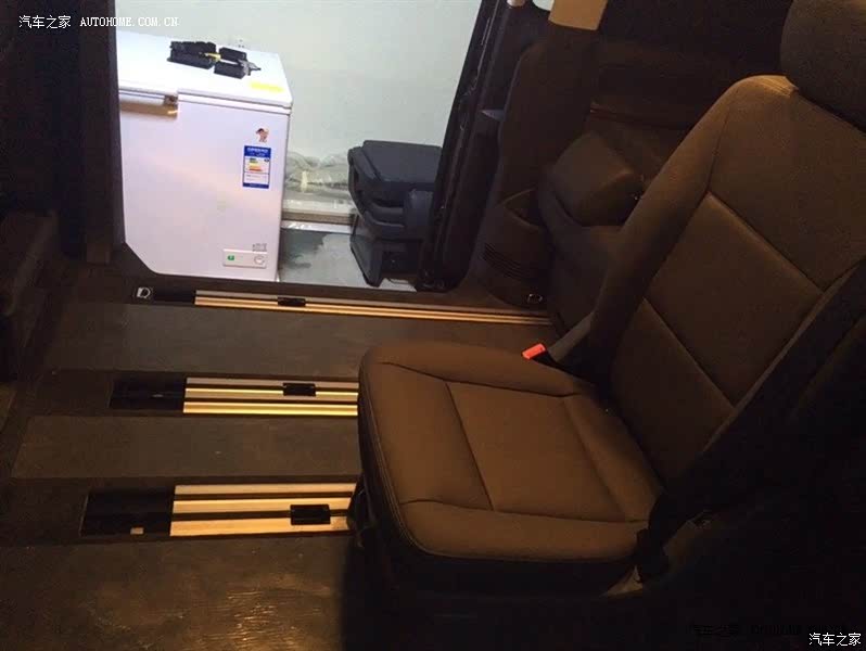 一款外形低调，内心实用的商务车