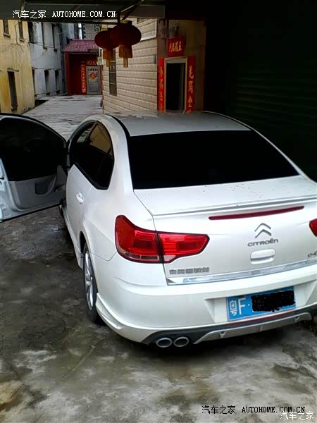 操纵性好，车看起来比较有档次