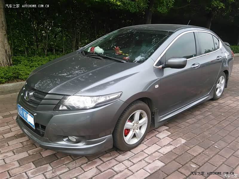 价格定位偏高，实用性对于一般家庭都能接受！