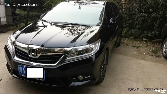 外观高大上、空间谁与争锋！美中不足减震和邮箱异响！