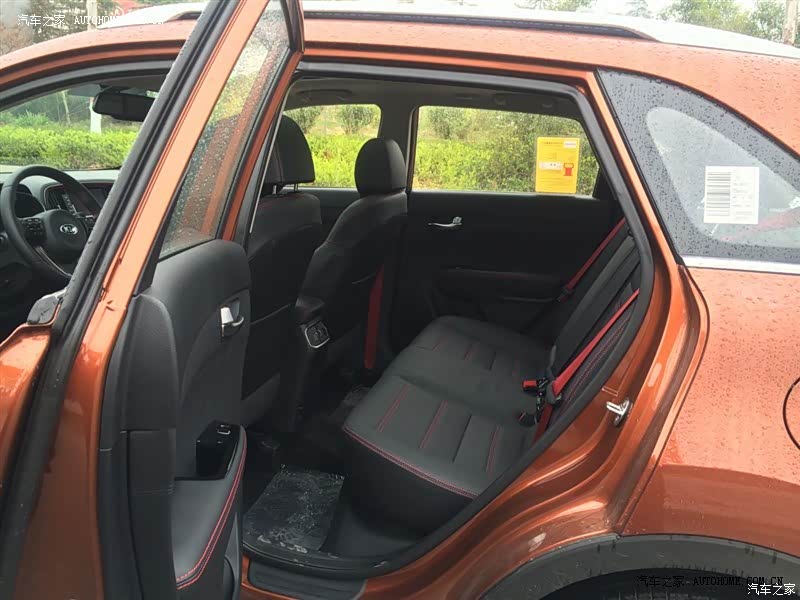 1.6T动力很猛，试驾的时候试了下1.6T的地板油，推背感十足