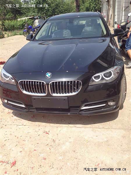 车子操控号还可以！恒温做的不错！！车身太长刚接触要好好习惯！