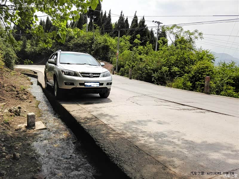 耐操，省心。银色车身看着不豪华，但耐脏。