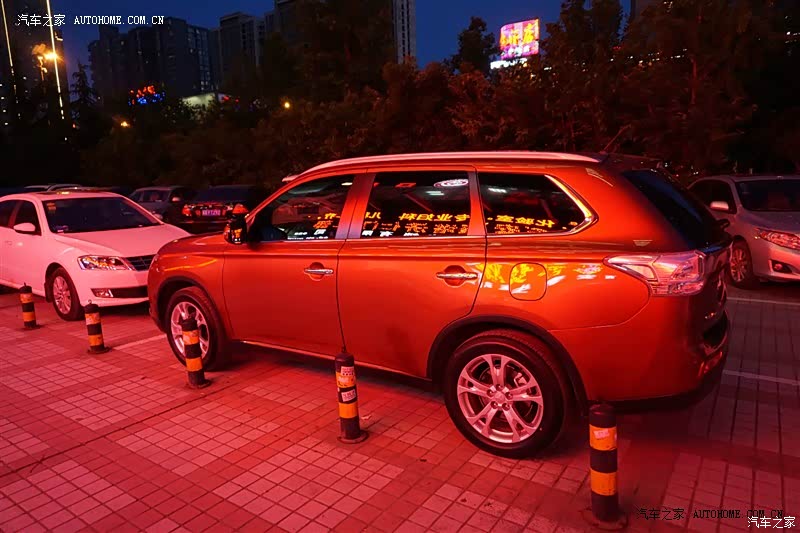 性价比极高具备越野能力的家用多功能旅行车，务实耐用无明显缺点