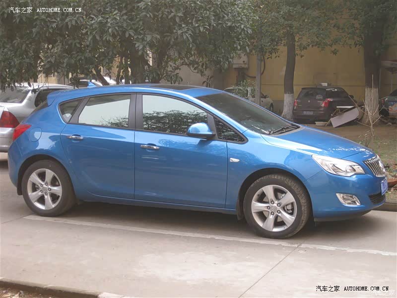 外观漂亮，动力强劲，操控精准，乘坐舒适，我和老婆都挺满意的。