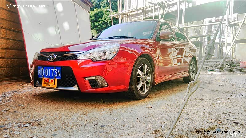 起步提速不错，隔音差，音响还不错，空间够用，外观漂亮，运动