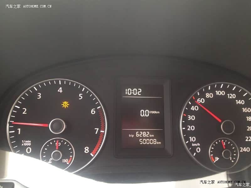 它空间大、油耗低、操控好、动力强，一台不折不扣的经济实用男车