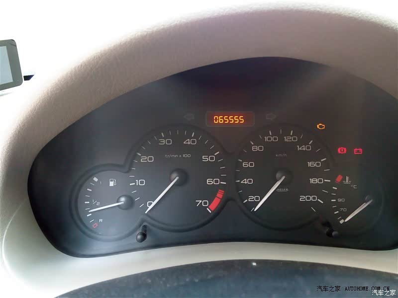 小狮子不错啊，没出过什么毛病，拉着LP上下班和接送孩子。真不错