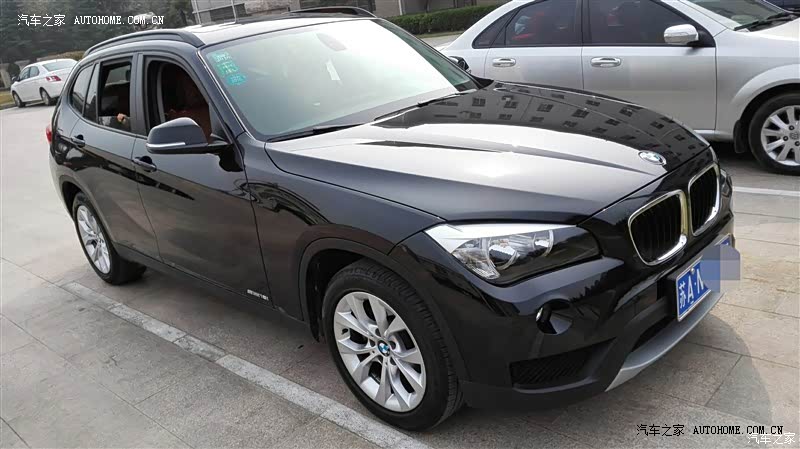 买车1年，行驶拐弯抓地很紧，高速不飘，安全气囊不减配，防爆胎