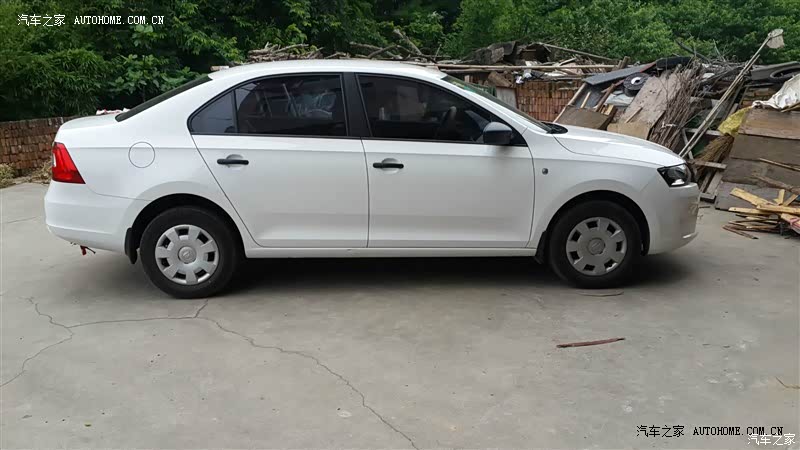 作为日常的家用车还是不错的，平时拉拉货，空间还是挺大的。