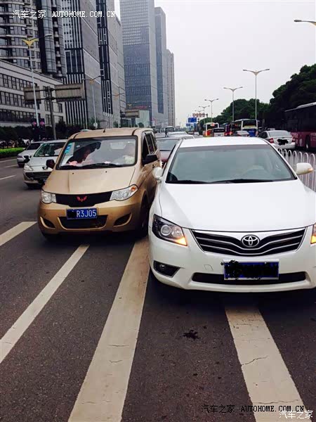 如丰田一贯风格, 中庸之道!  一杯凉白开, 木有激情, 有用!