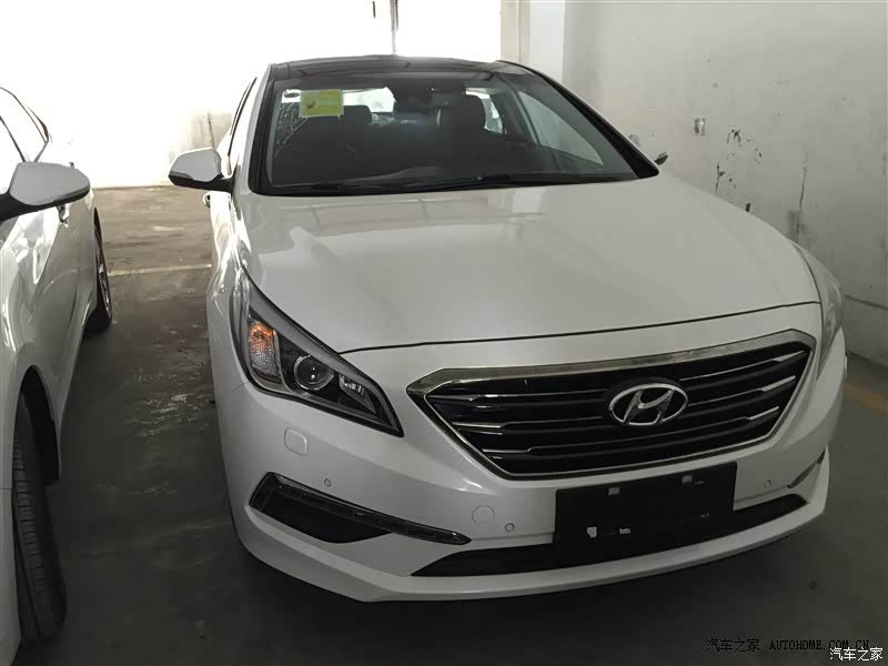 外观大气，内部空间宽敞，科技感十足，油耗、动力很满意！