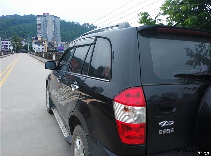 车身小巧，外观比例协调。空间不小，车厢视野很好!