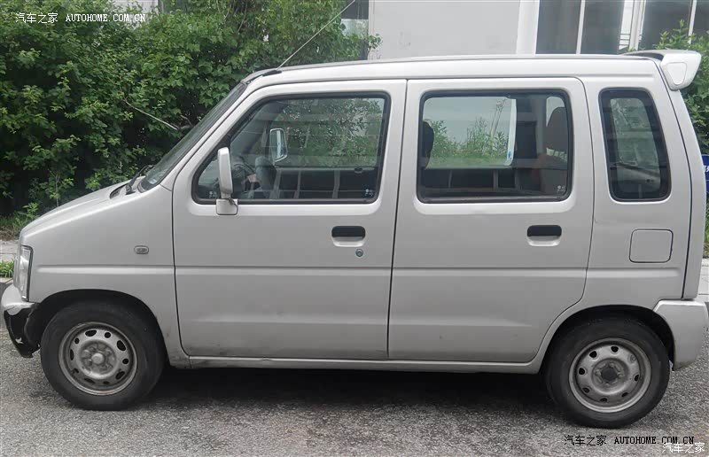 性价比高，轻盈小巧，开起来轻便，适合拥挤的市区，很满意不后悔