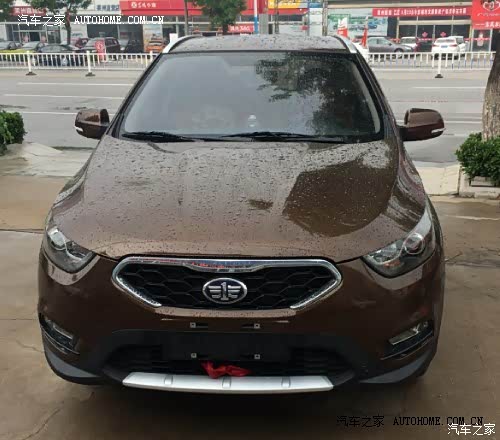 油耗低，这是很关键的一点，空间也大 这个驾乘起来比较舒适