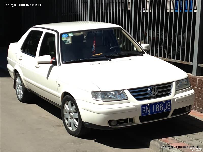 外观方方正正漂亮，1.6排量提速快，后备箱空间大，宽胎好。