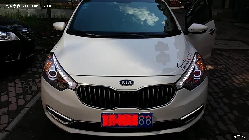 喜爱的外观，霸气的车灯，节省的油耗。