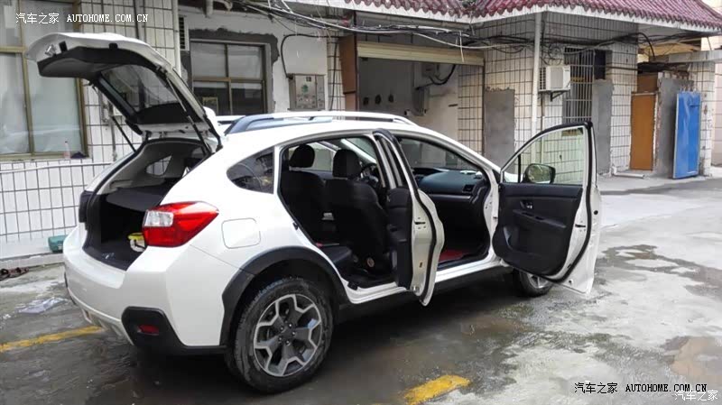 操控完美，但是车漆太薄，前后都是塑料软绵绵的，这个大打折扣！