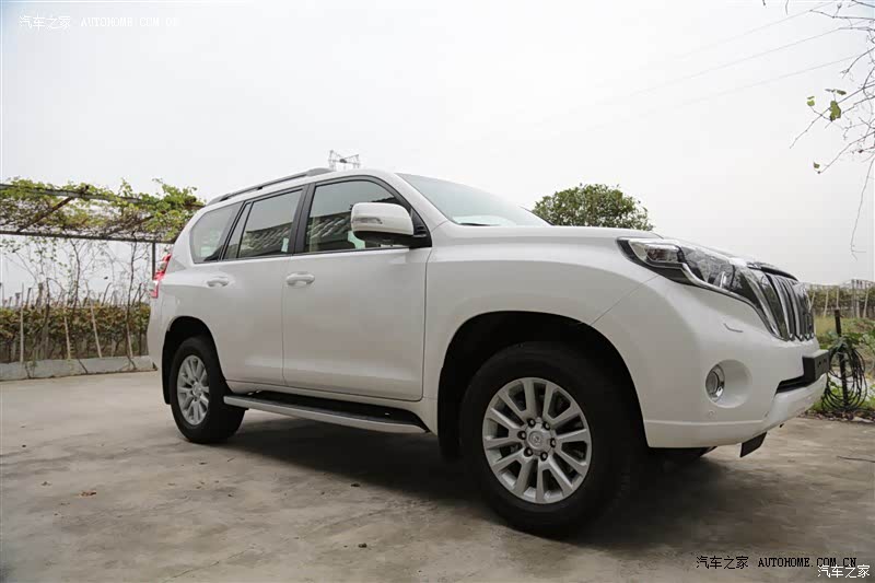 稳重、扎实，很满意的一部车子。