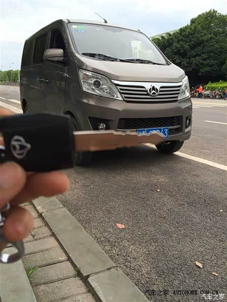 外观不错，内饰打破了以前长安的映像，皮实赖用即可。