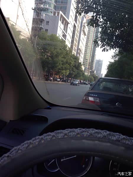 追求一定的性价比，而且不盲目跟风有自己 所坚持的原则的群体！