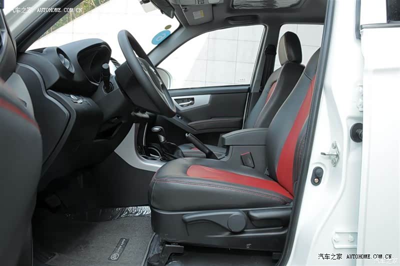 原来开的是比亚迪F0，现在,开X60，感觉就是鸟枪换炮了。