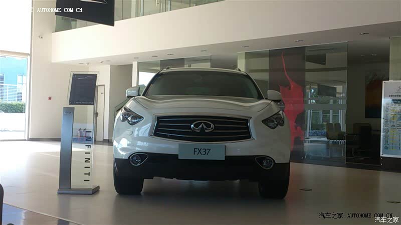 外观就不说了，绝对的拉风，动力强劲，公路上绝对的肌肉男