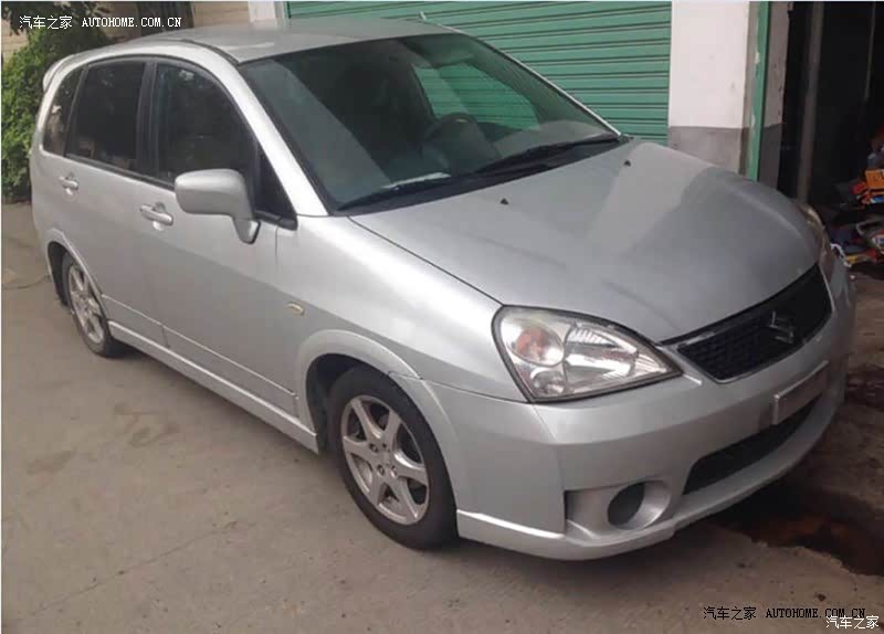 空间好大，省油，在市区里开开不错