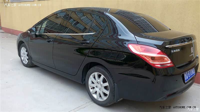 308给人的感觉是比较适合家用的，无论外观、内饰还是油耗都不错