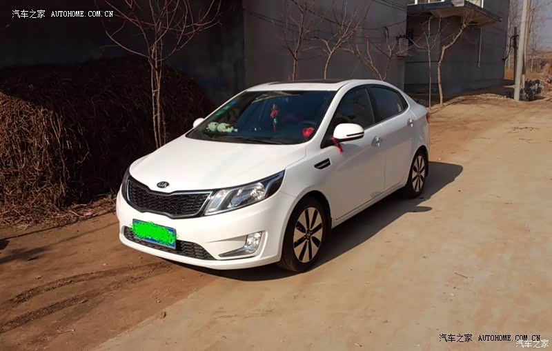 外观时尚、内饰精致、真皮坐椅很好、动力够用、默默付出脾气好！