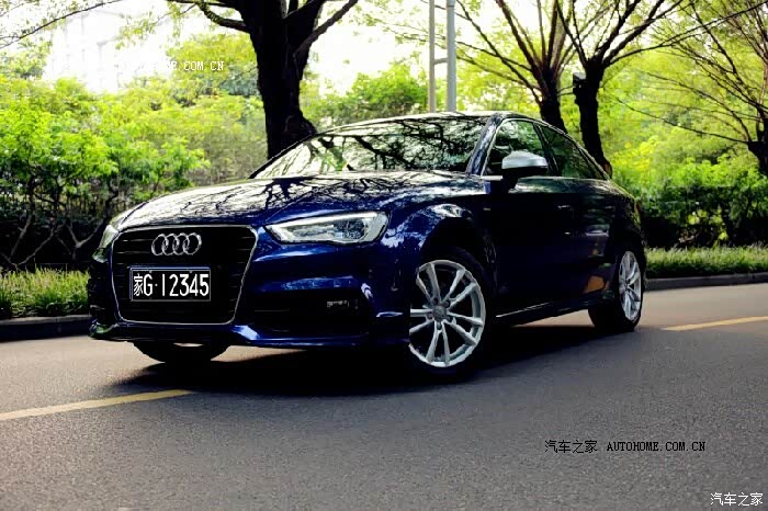 拉风的外形，精致的内饰，配上斯科巴骚蓝，我是醉了！