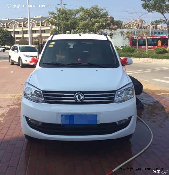 外观漂亮，空间大，性价比很高