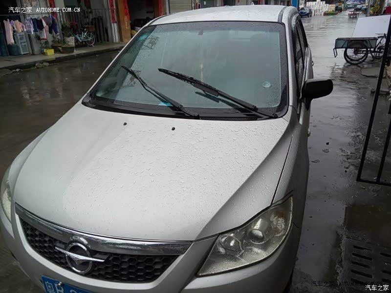 一款非常实惠的车子，家用，拉人拉货都很方便！