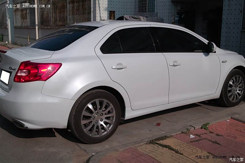 外观漂亮，内部无异味；整车扎实，动力足。坐进去有明显厚重感。