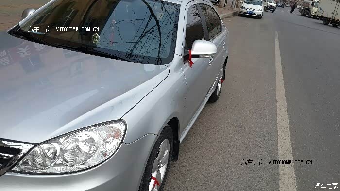 大众朗逸这款车给我的感觉就是中规中矩，开起来动力很好！